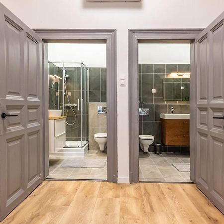 Deluxe Kazincy Apartment In The Heart Of Budapeste Exterior foto