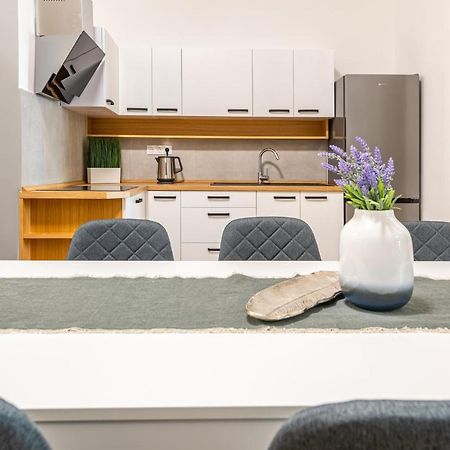 Deluxe Kazincy Apartment In The Heart Of Budapeste Exterior foto