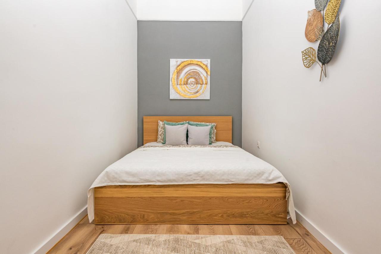 Deluxe Kazincy Apartment In The Heart Of Budapeste Exterior foto