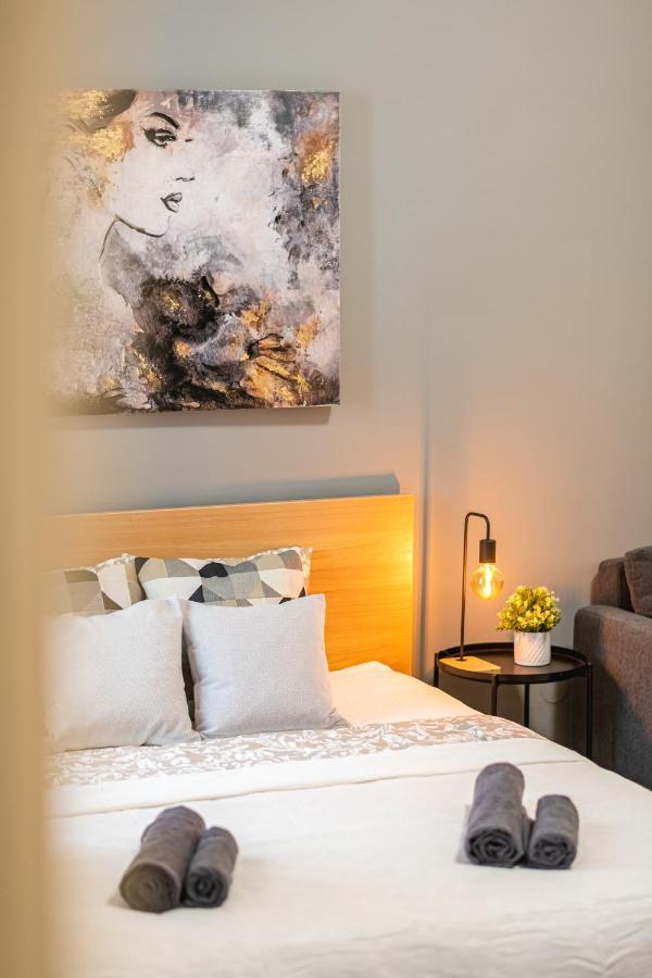 Deluxe Kazincy Apartment In The Heart Of Budapeste Exterior foto