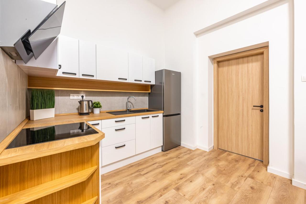 Deluxe Kazincy Apartment In The Heart Of Budapeste Exterior foto